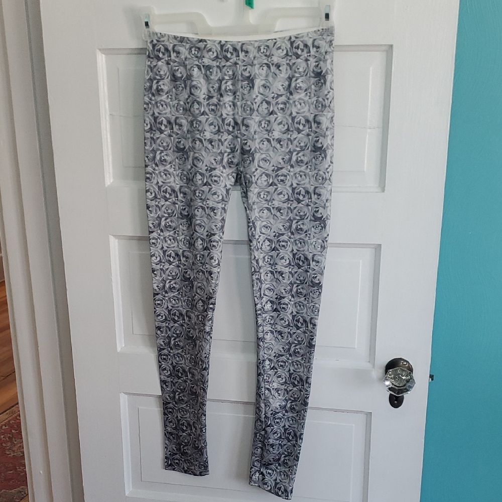 Black and White Patterned Leggings